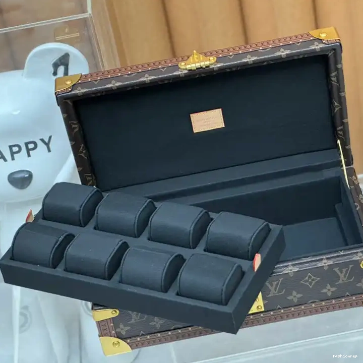 Fashionrepsfam ru LV 2411YA0169 Bags 0825